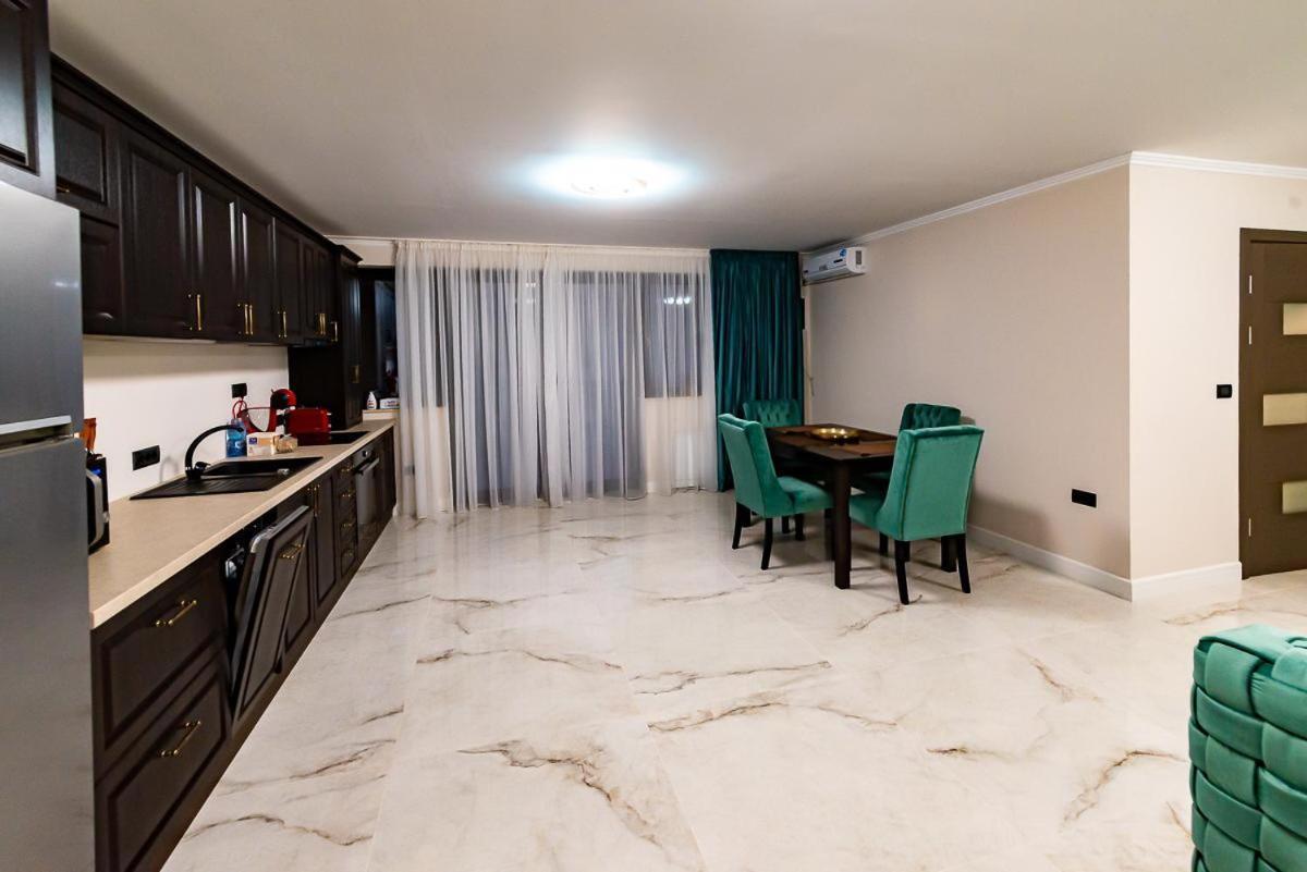 Moky Rezident 2 Apartment Arad Ngoại thất bức ảnh
