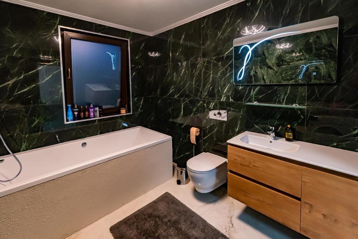 Moky Rezident 2 Apartment Arad Ngoại thất bức ảnh